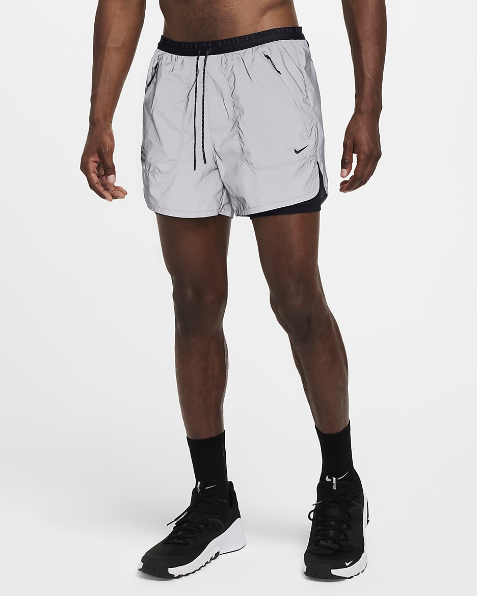 Nike standard fit shorts mens online